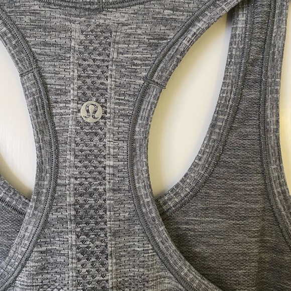 Lululemon Swiftly Tech Racer Back sz 4 - Picture 4 of 5